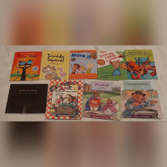 **3 Listings $20** Children's book lot - Picture 1 of 1